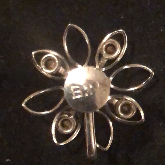 B.N. Silver Tone Rhinestone Screwback Earrings - Picture 2 of 4